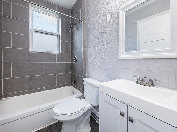 5th image of 1933 Hudson Ave