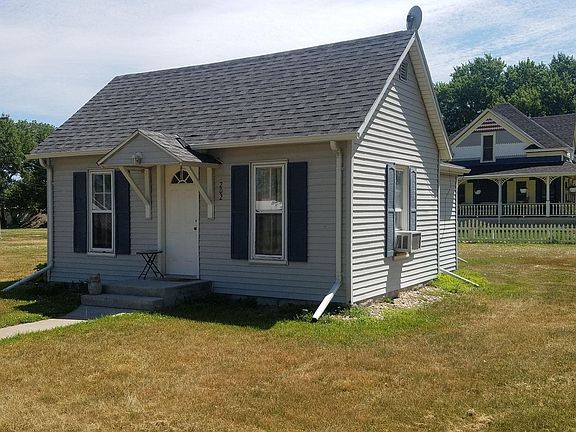 2nd image of 202 N Gragan Ave