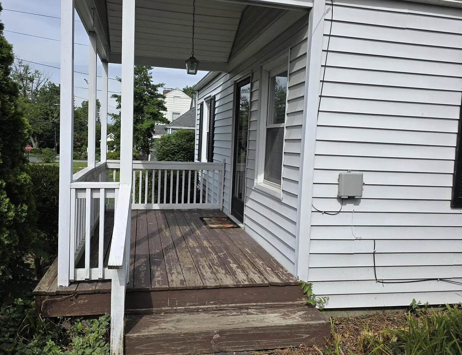 2 bed, 1.0 bath, 1972 sqft, $1,800 — Photo 2