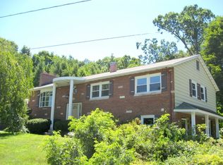 2 Hagan Dr, Poughkeepsie, NY 12603