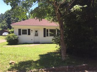 54 Cedar St, Badin, NC 28009