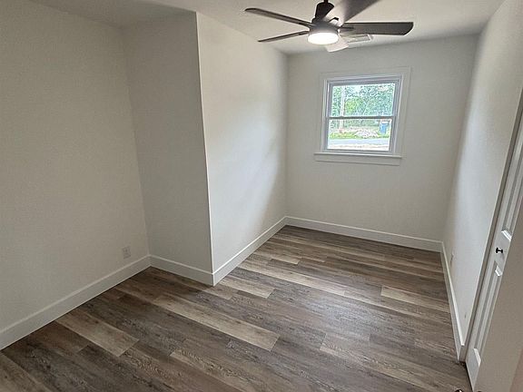 5th image of 102 Wisteria St