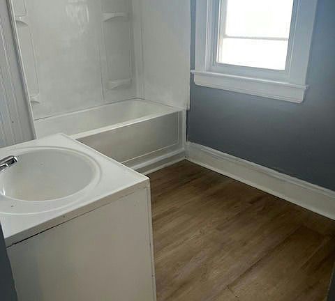 5th image of 14805 Darwin Ave