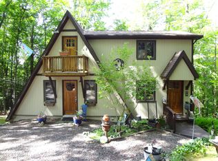 121 Smithview Dr, Greentown, PA 18426