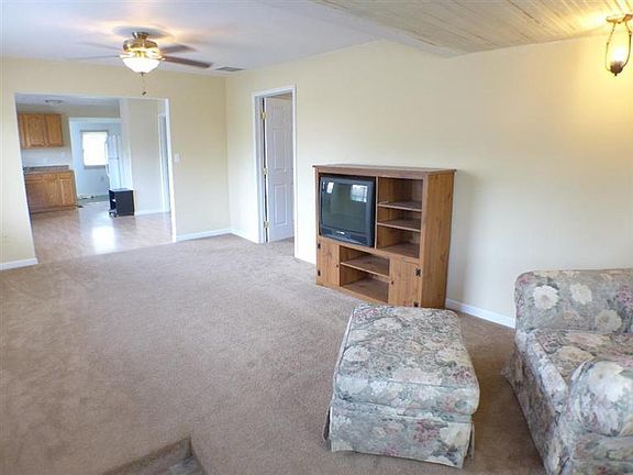 4th image of 2550 Ome Ave