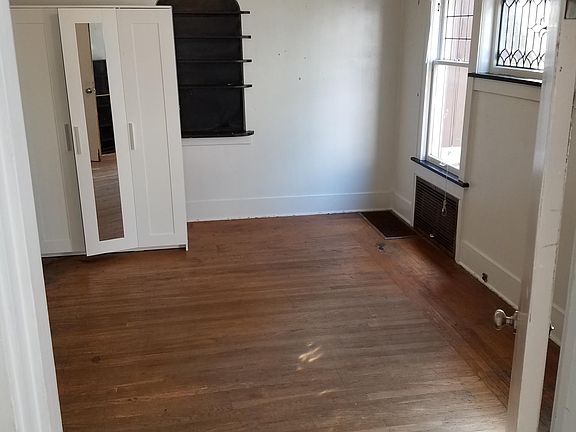 3rd image of 4751 18th Ave NE