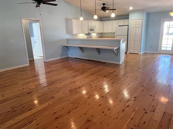 3rd image of 8425 SE 57th Drive