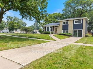 1003 S Finley Rd, Lombard, IL 60148