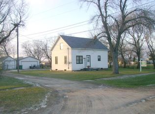 615 Hubbard St, Reynolds, ND 58275
