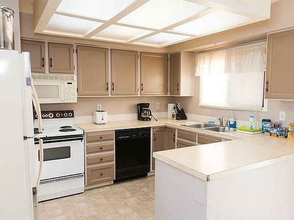 5th image of 1338 Rosebud Ln
