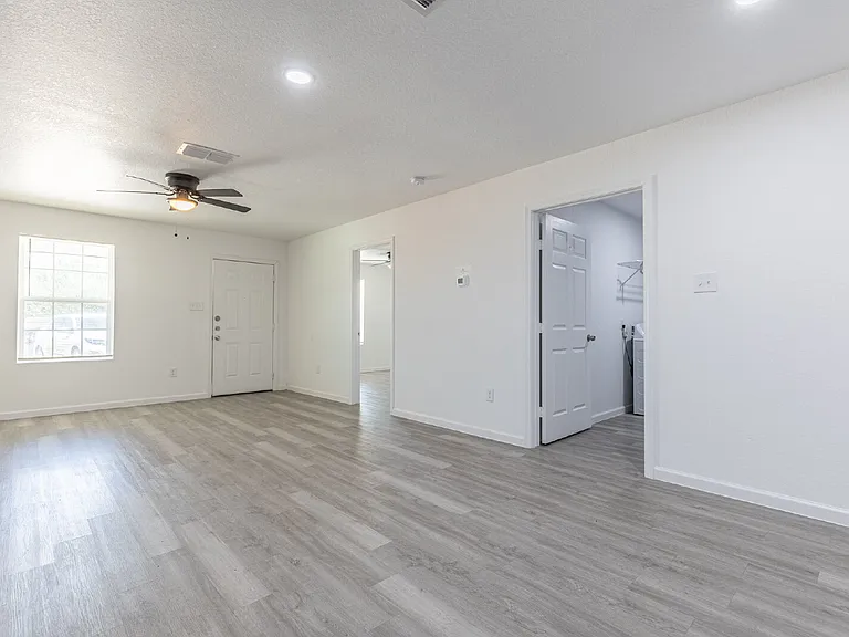 1006 County Road 4516 — Photo 9