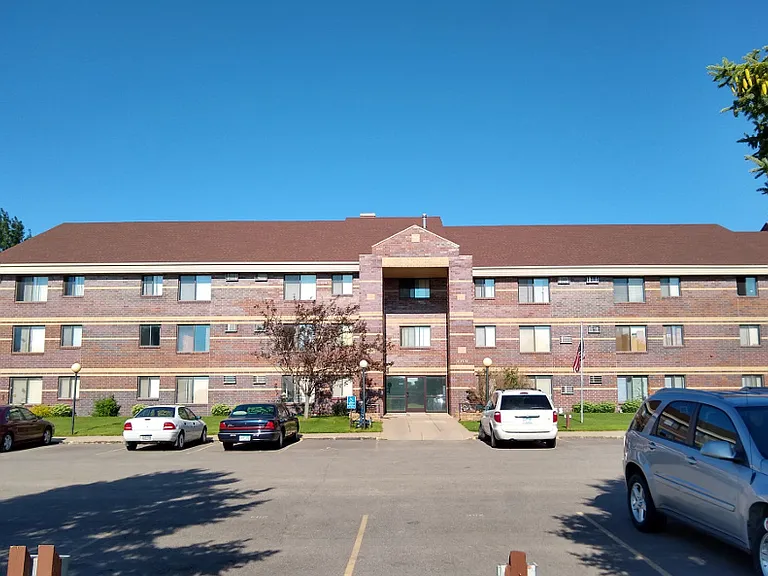 Fairmont Place — Photo 1