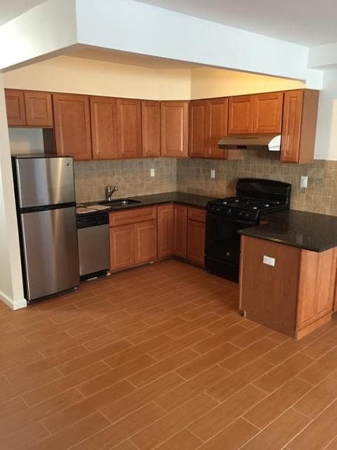 1st image of 2546 45th St #1