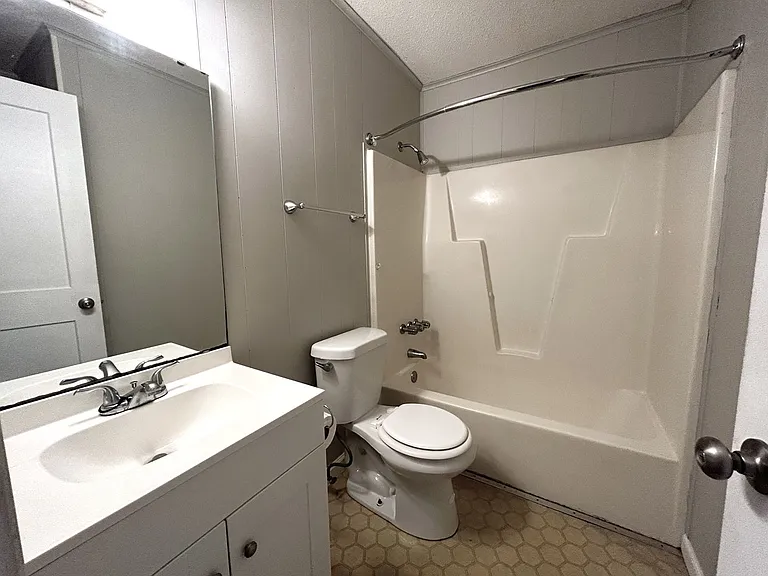 102 Ravenwood Dr #D — Photo 6