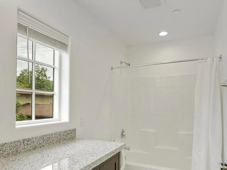 552 Hathway Ave — Photo 6