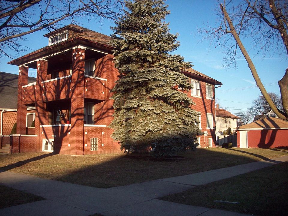 1st image of 903 Broadway St