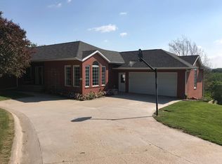 906 E 6th St, Neligh, NE 68756