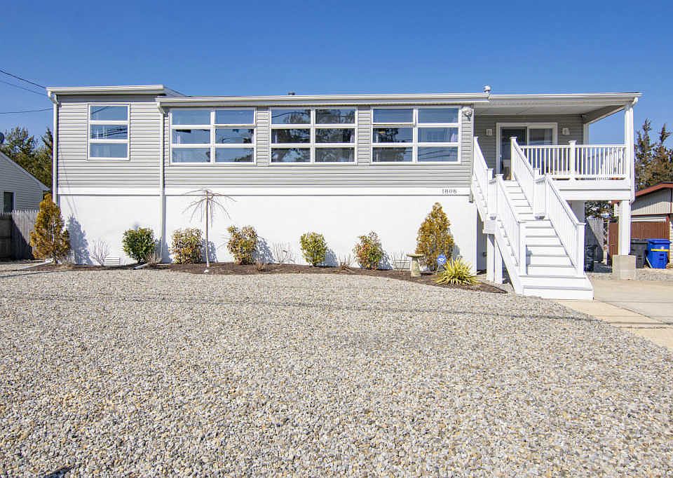 1st image of 1808 Nautilus Dr