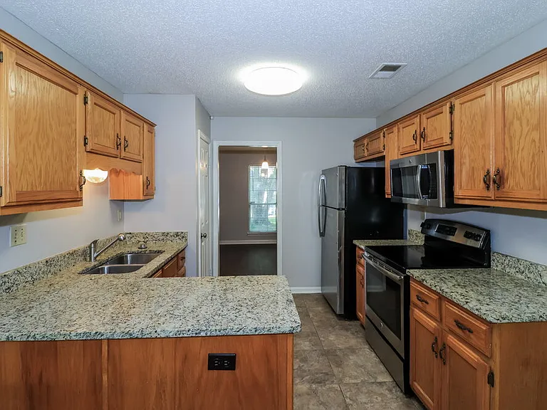 5686 Richburg Ave — Photo 9