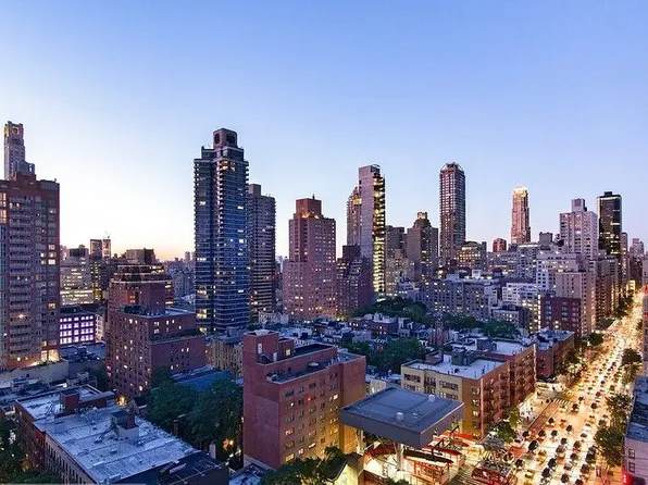 300 East 59th Street image 13 of 15