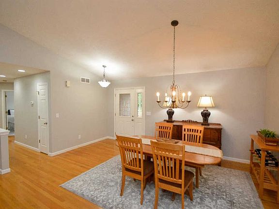 4th image of 7193 Wethersfield Dr