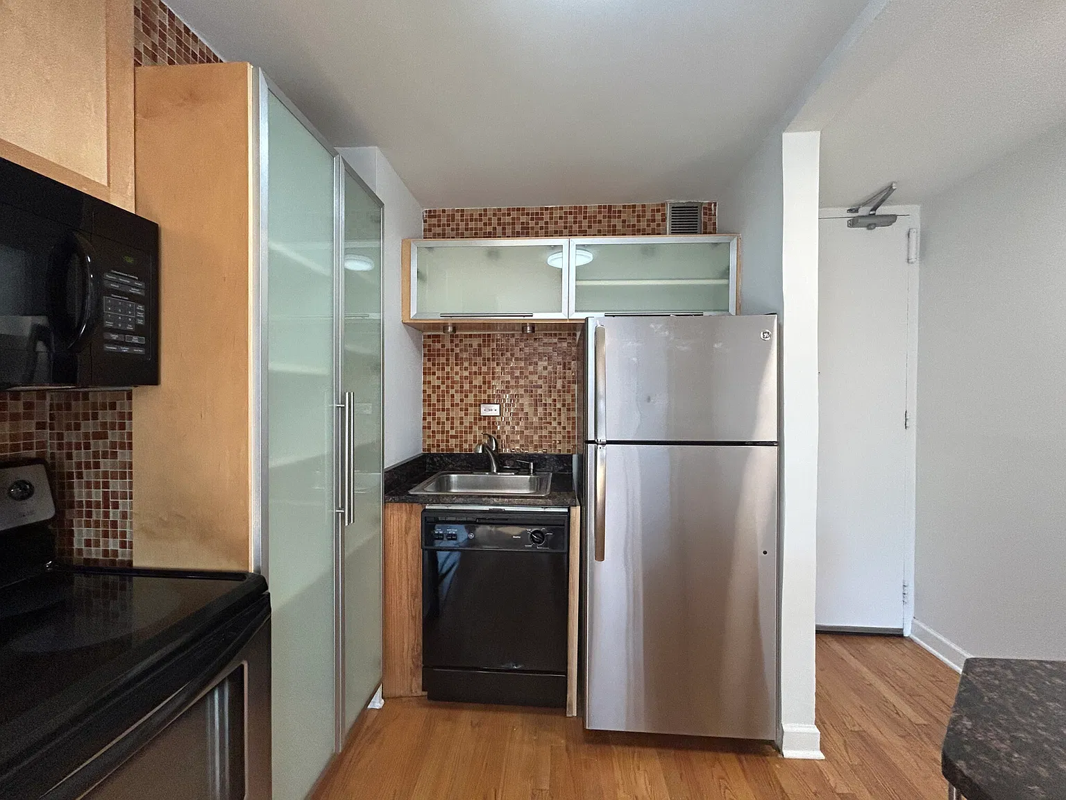 Studio, 500 sqft, $1,995 — Photo 4