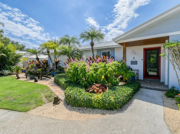 19277 W Indies Lane, Tequesta, FL 33469