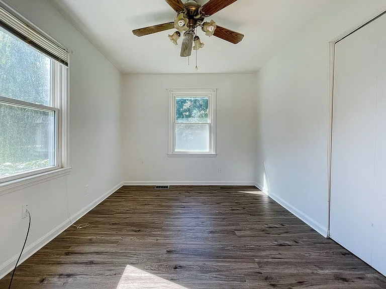 1215 S Fullhart Dr — Photo 14