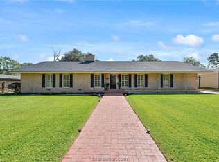 109 Greenway Dr, Bryan, TX 77801