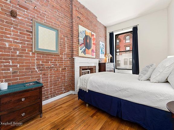 4th image of 227 E 87th St APT D