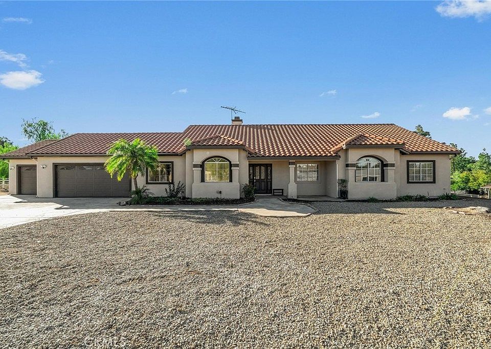 23135 Western Crest Dr, Perris, CA 92570 Zillow