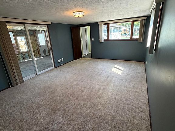5th image of 1118 University St