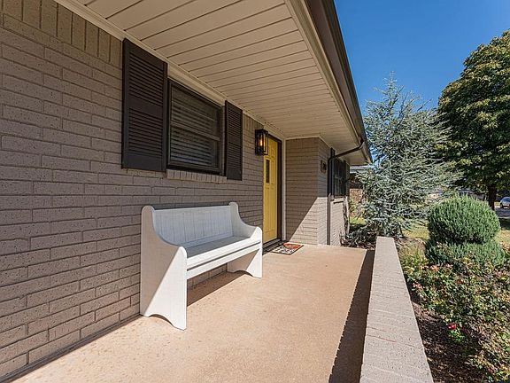 4th image of 207 Ellis Ln