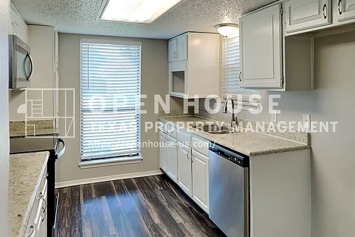 820 Whitehall Dr — Photo 6