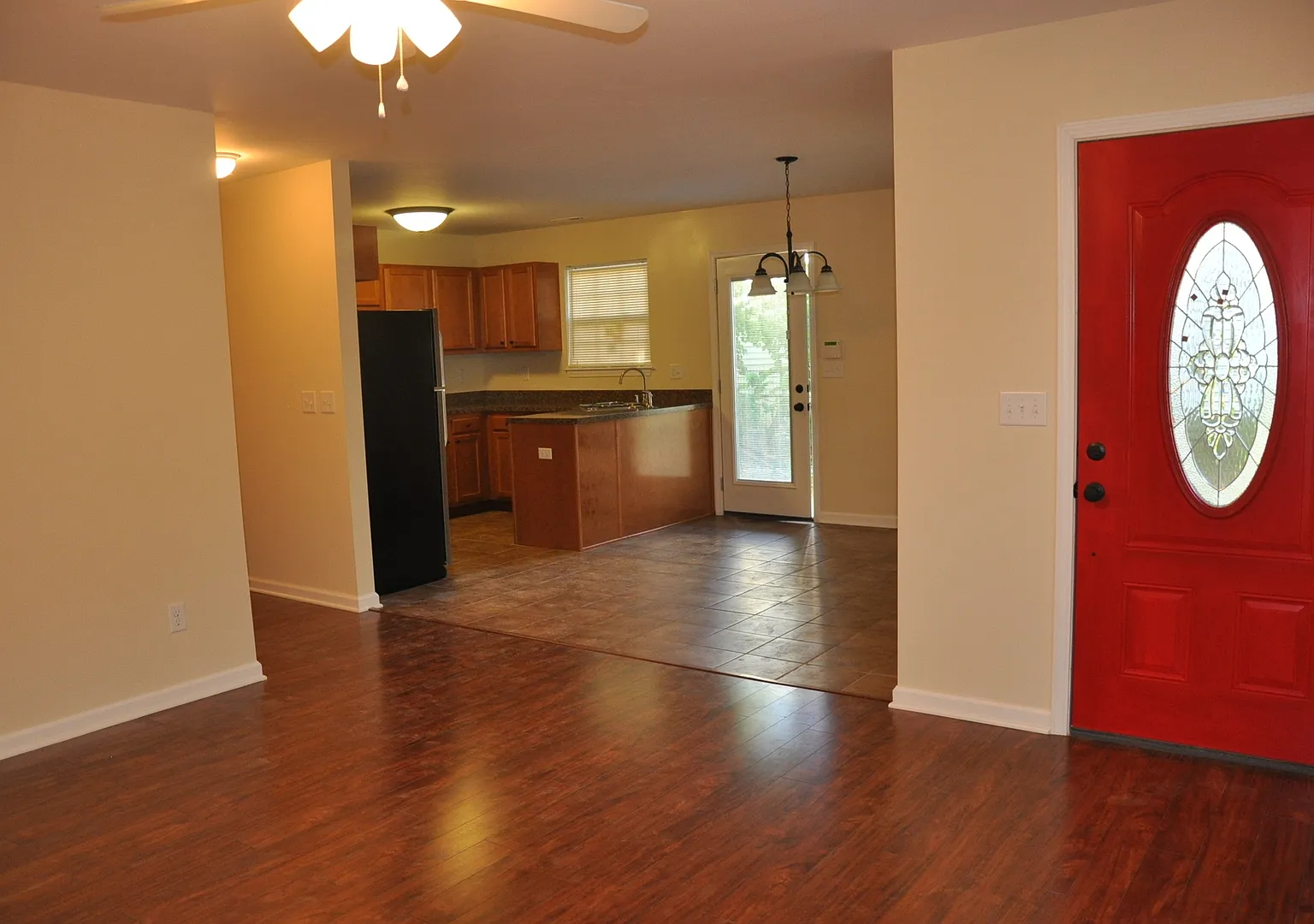 Now Pre Leasing Fall Semester 2026 — Photo 2