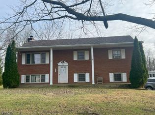 215 Anderson Rd, Asbury, NJ 08802