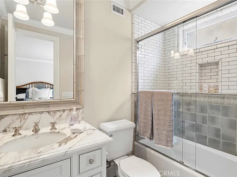1550 E Oceanfront — Photo 23