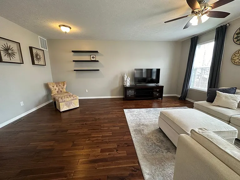 6905 Vistamere Way — Photo 3