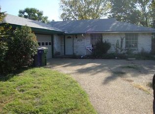 922 Briar Way, Garland, TX 75043