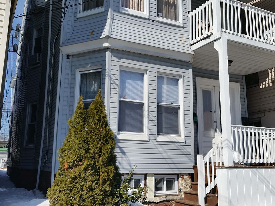 2nd image of 136 N 7th St