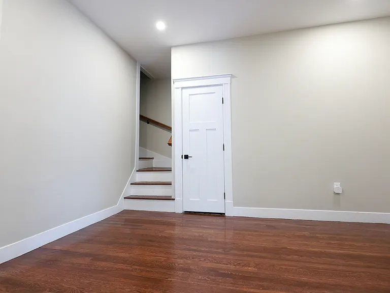 37 George St #37 — Photo 3