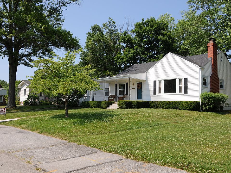 1st image of 216 Pinewood Ave