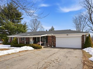 6715 Lakewood Ln, Martinsville, IN 46151