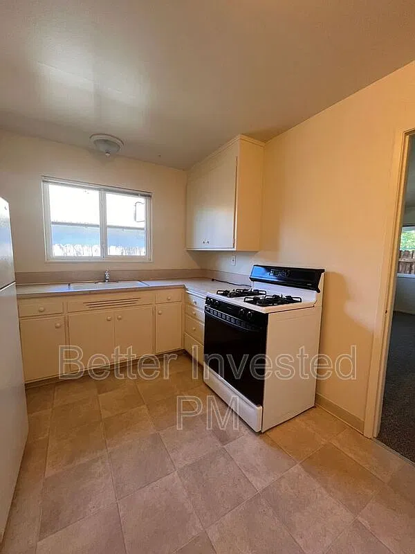 1 bed, 1.0 bath, 500 sqft, $2,350 — Photo 2