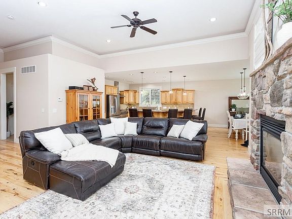 4th image of 8021 Wild Horse Ln