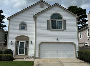 1605 Woodstock Ct, Chesapeake, VA 23320