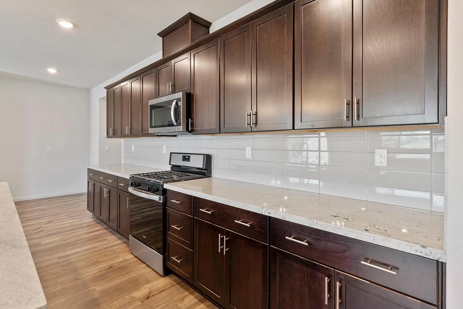 New Build 4bd 2ba Manteca — Photo 4