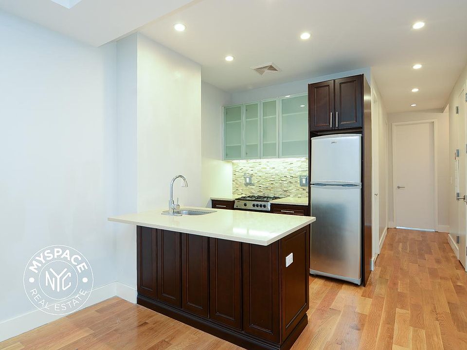 1st image of 951 Prospect Pl APT 4R