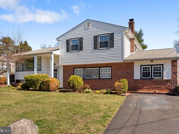 857 W County Line Rd, Hatboro, PA 19040