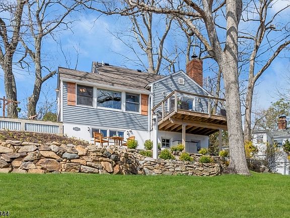 2nd image of 14 Bass Rock Rd